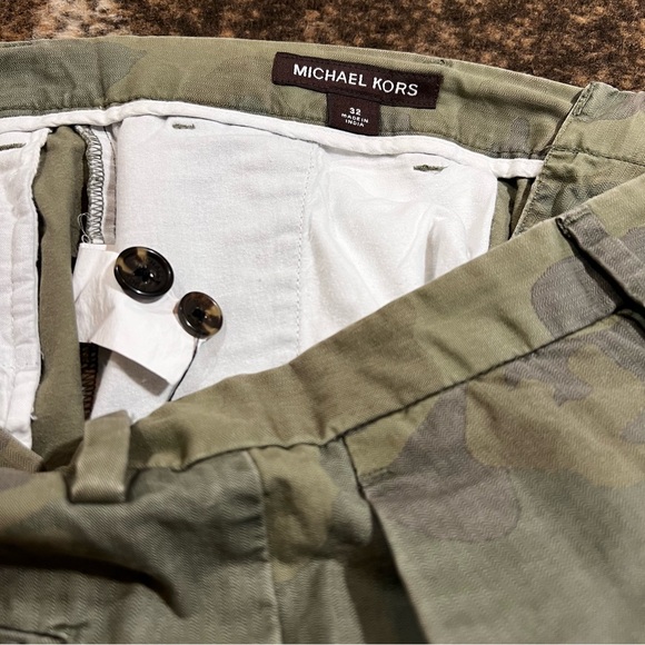 Men’s Camo Casual Shorts - Michael Kors Vintage - Picture 4 of 5